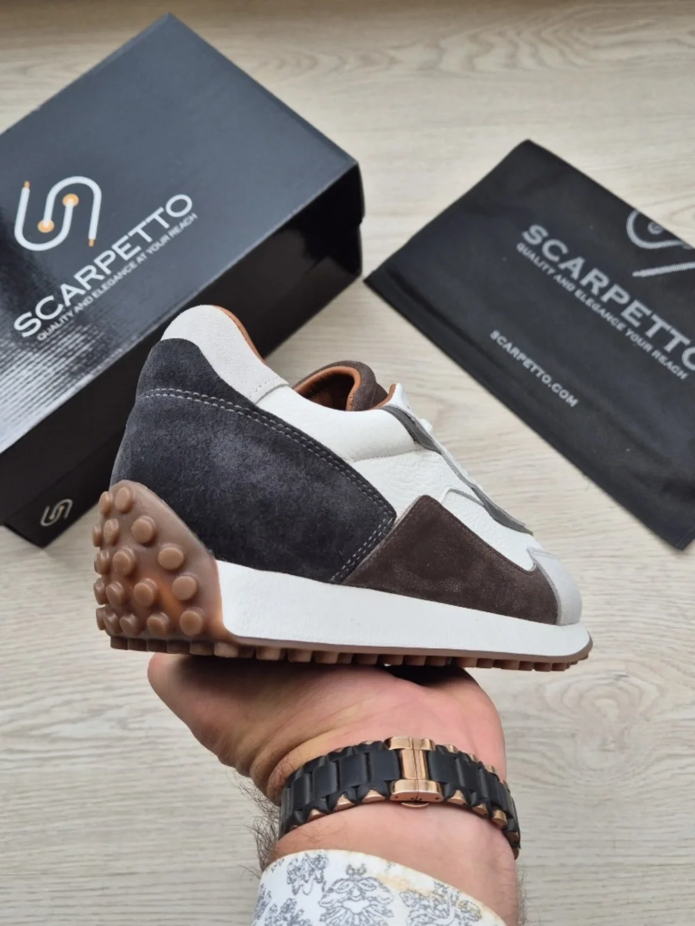 Corsa Alabaster Sneaker: White Leather, Suede Accents, Retro Running Silhouette